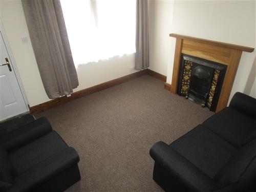 4 bed property in Cross Green Lane, Leeds